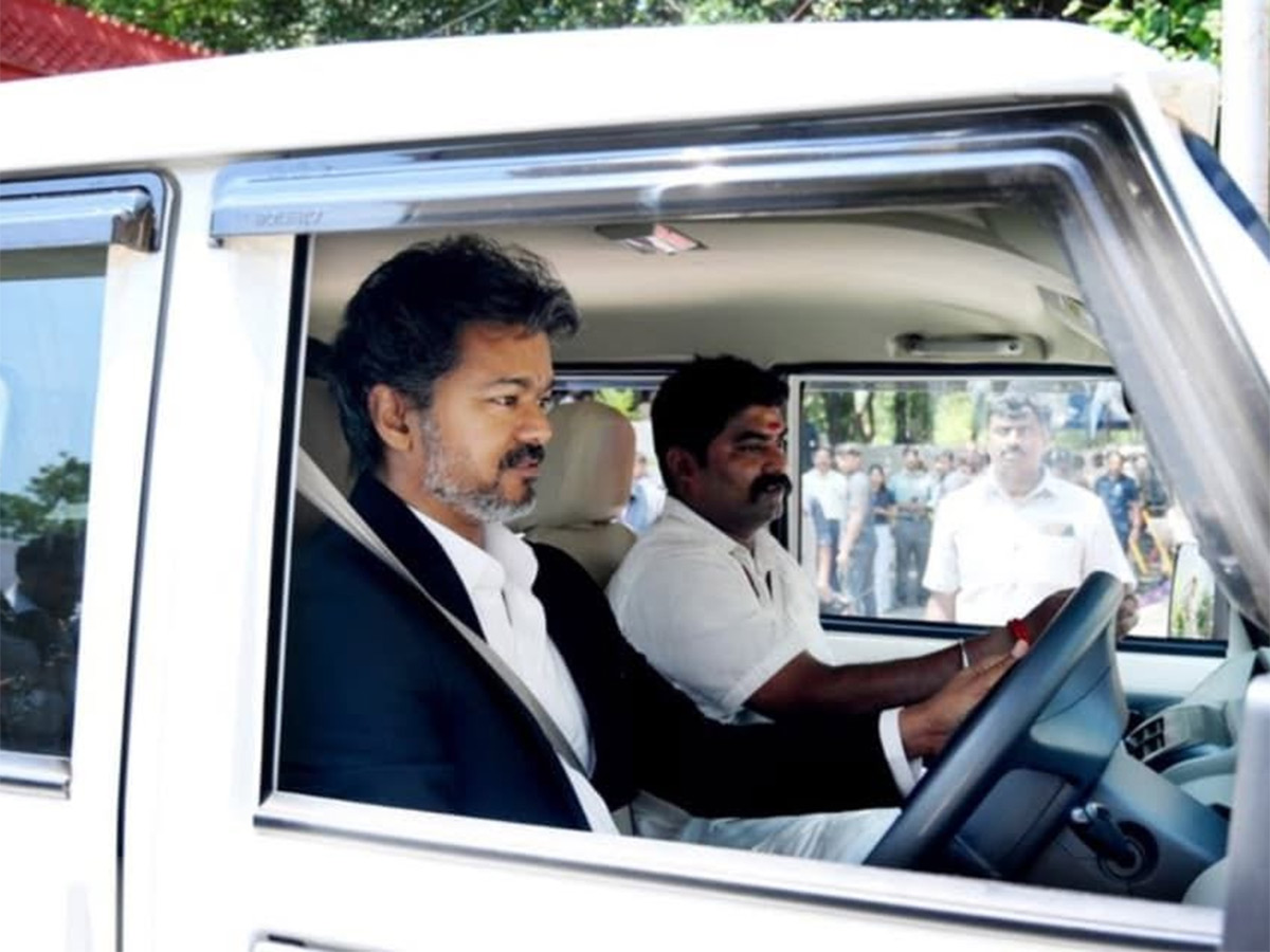 Photos_20Gallery_20Full_20Of_20Mass_2C_20Style_20And_20Emotion_2C_20TN_20CM_20Vijay_20Birthday_20Special_20Images_20You_20Cant_20Miss__20_2816_29.jpg 16