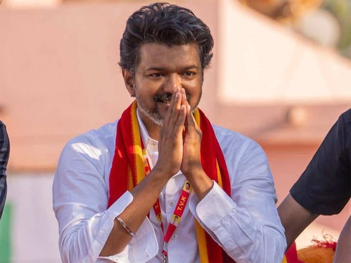 Photos_20Gallery_20Full_20Of_20Mass_2C_20Style_20And_20Emotion_2C_20TN_20CM_20Vijay_20Birthday_20Special_20Images_20You_20Cant_20Miss__20_2821_29.jpg 21