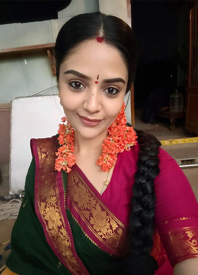Sree_20mukhi_20_2815_29.jpg 15
