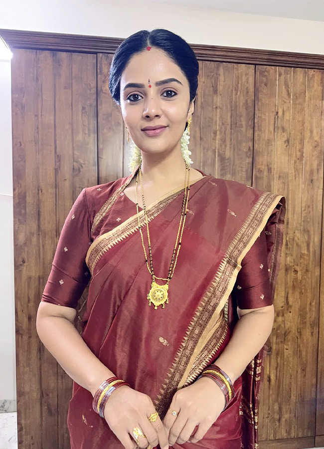 Sree_20mukhi_20_2818_29.jpg 18