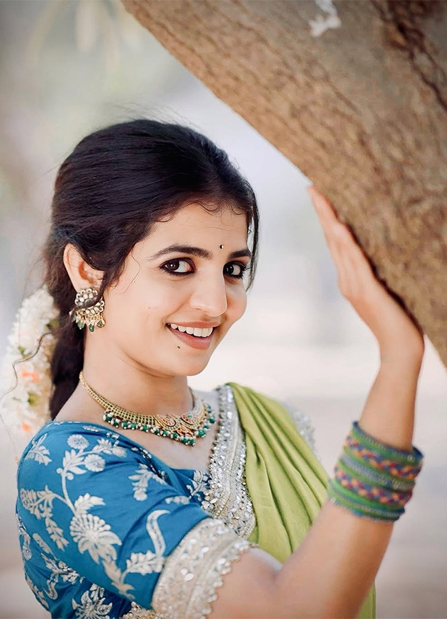 Folk_20Actress_20Nagadurga_20Gutha_20Full_20Story_20Viral_20Photos__20_2812_29.jpg 12
