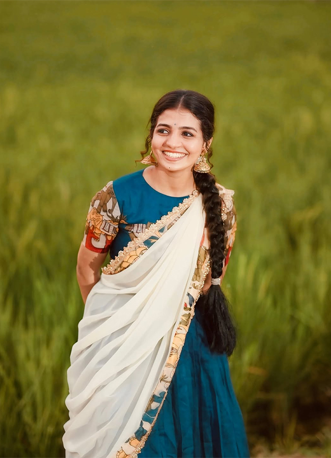 Folk_20Actress_20Nagadurga_20Gutha_20Full_20Story_20Viral_20Photos__20_286_29.jpg 6