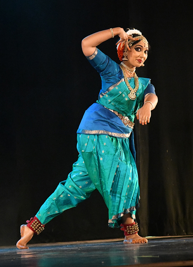 Hyderabad_20_20Kuchipudi_20in_20Ravindra_20Bharathi_20HD_20Photos__20_289_29.jpg 9