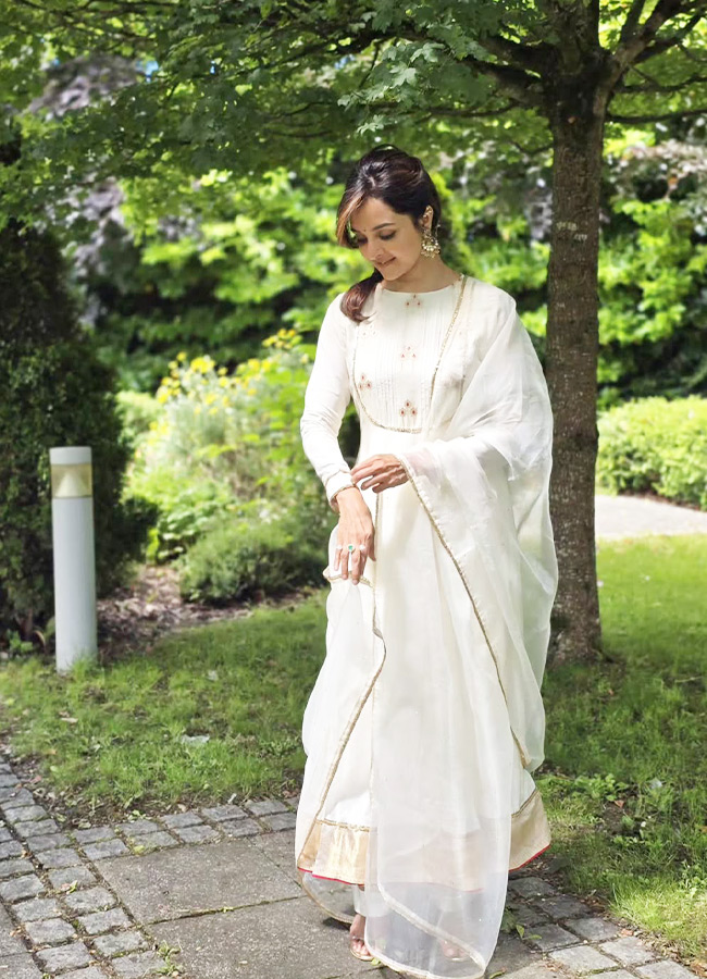 Manju_20Warrier_20_2817_29.jpg 17