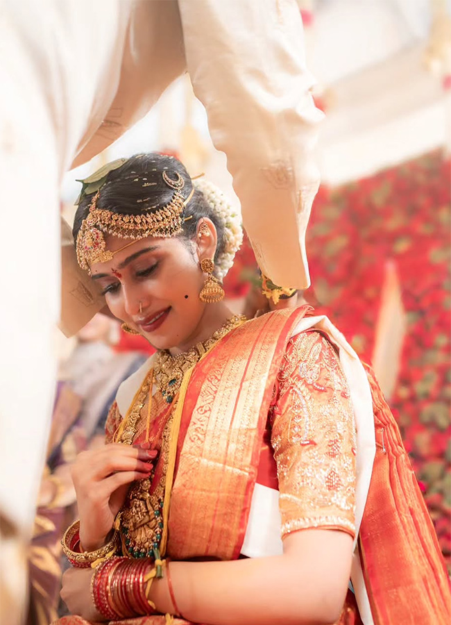 Shanmukh_20Jaswanth_20Wife_20Vaishnavi_20Chodisetti_20After_20Marriage__20_285_29.jpg 5