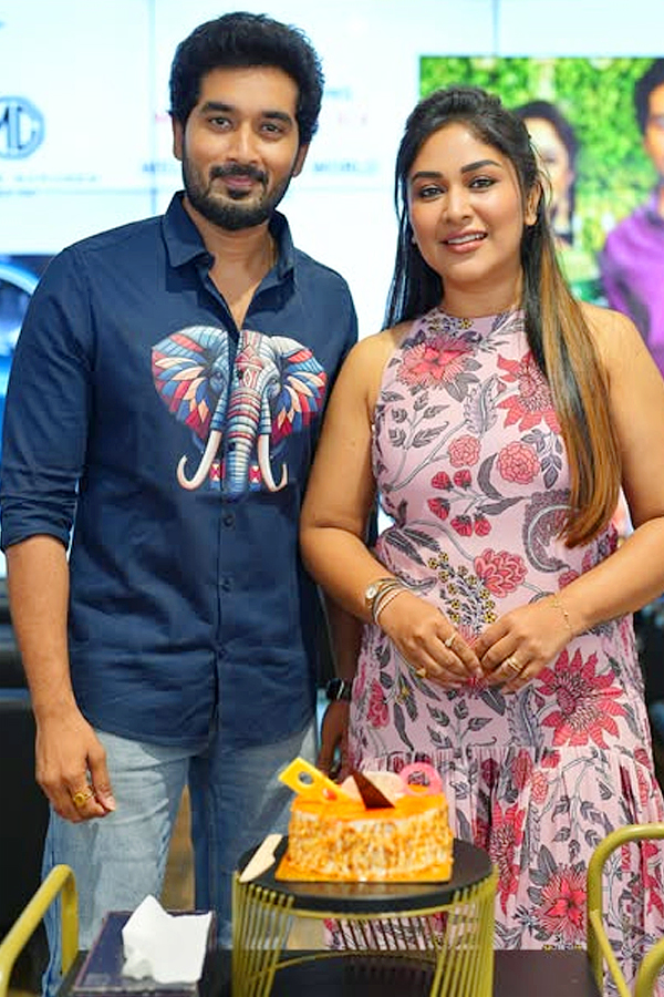 Actor_20Nirupam_20Paritala_20Buys_20Costly_20Car_20Photos_20_283_29.jpg 4