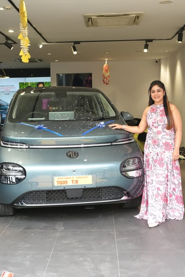 Actor_20Nirupam_20Paritala_20Buys_20Costly_20Car_20Photos_20_284_29.jpg 5