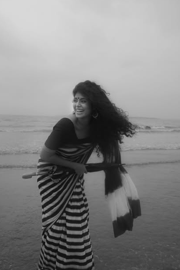 Actress_20Faria_20Abdullah_20Remembers_20Monsoon_20Season_20Photos_20_284_29.jpg 5