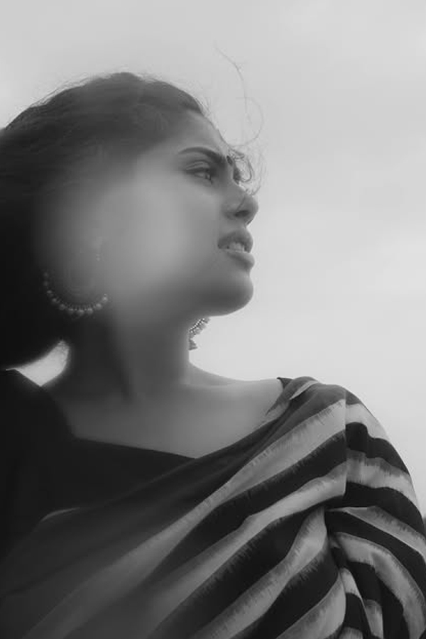Actress_20Faria_20Abdullah_20Remembers_20Monsoon_20Season_20Photos_20_285_29.jpg 6