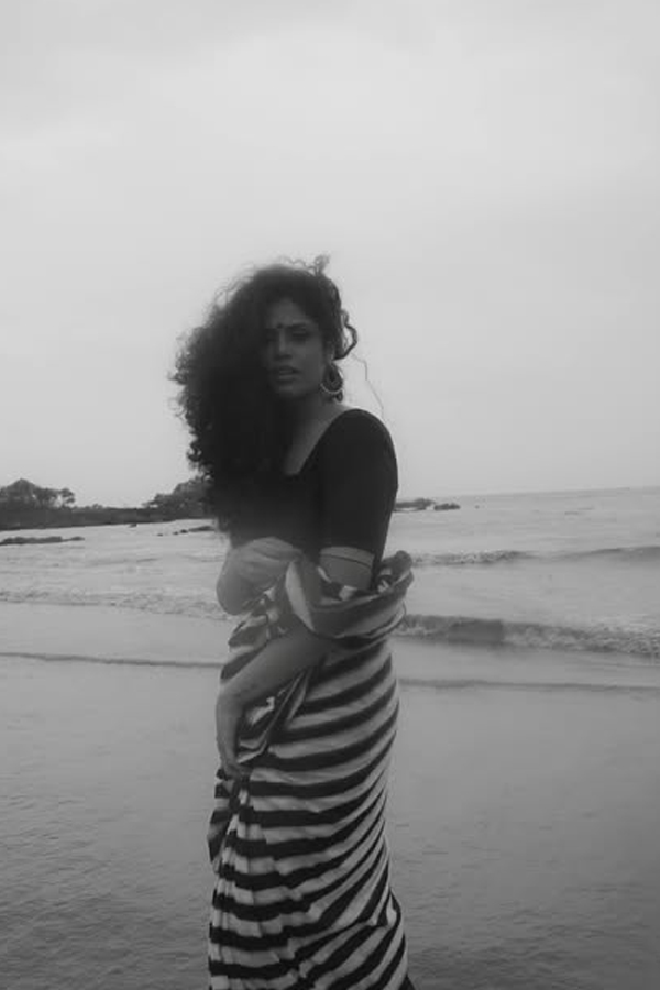 Actress_20Faria_20Abdullah_20Remembers_20Monsoon_20Season_20Photos_20_286_29.jpg 7