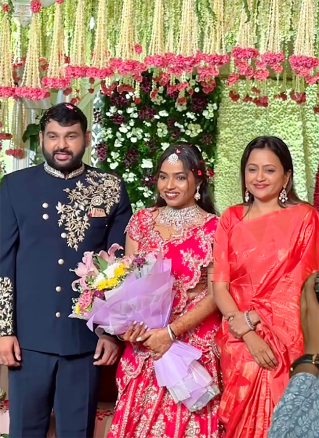 Director_20Meher_20Ramesh_20Daughter_20Wedding_20Reception__20_2810_29.jpg 10