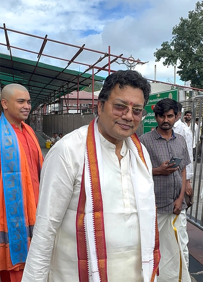 Rajendra_20Prasad_20And_20Sai_20Kumar_20in_20Tirumala_20Today_3.jpg 3