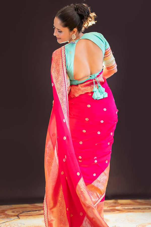 Simple_20superb_20stylish_20cute_20smile_20And_20beautiful_20saree_20looking_20By_20Actress_20And_20anchor_20Anasuya_20Photos_20_284_29.jpg 5