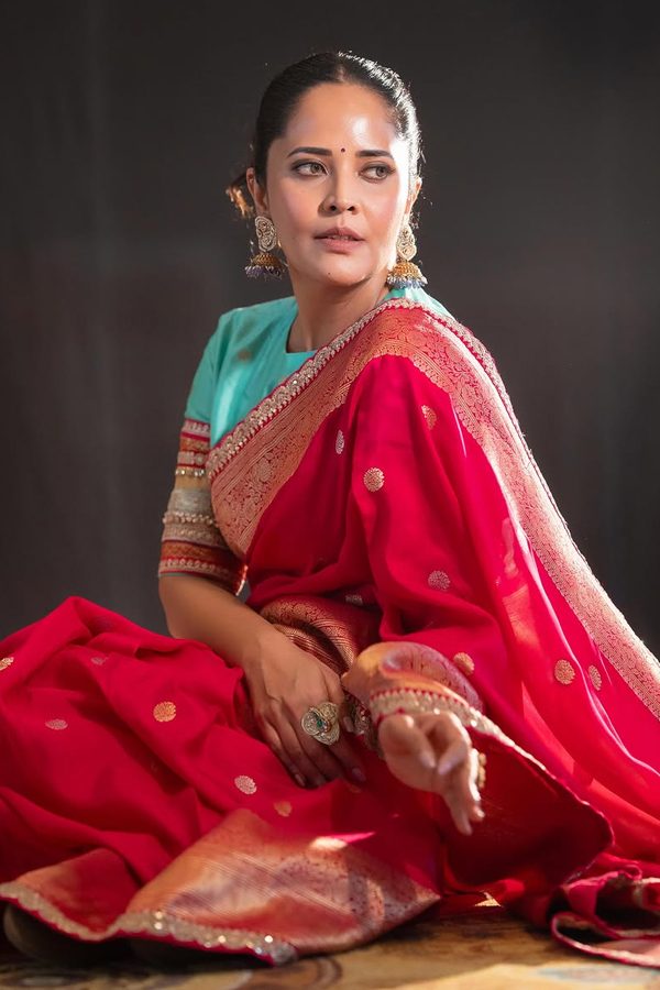 Simple_20superb_20stylish_20cute_20smile_20And_20beautiful_20saree_20looking_20By_20Actress_20And_20anchor_20Anasuya_20Photos_20_285_29.jpg 6