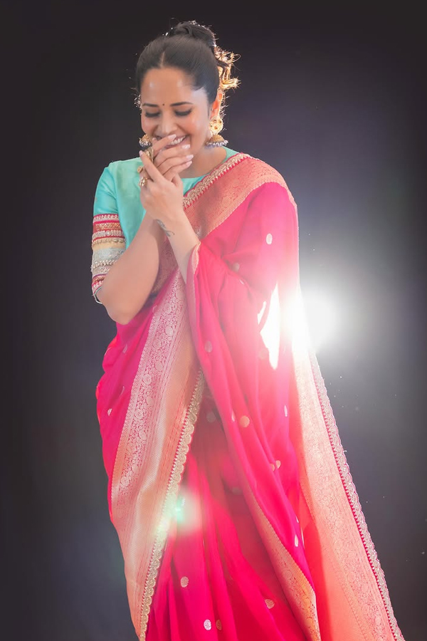 Simple_20superb_20stylish_20cute_20smile_20And_20beautiful_20saree_20looking_20By_20Actress_20And_20anchor_20Anasuya_20Photos_20_287_29.jpg 8