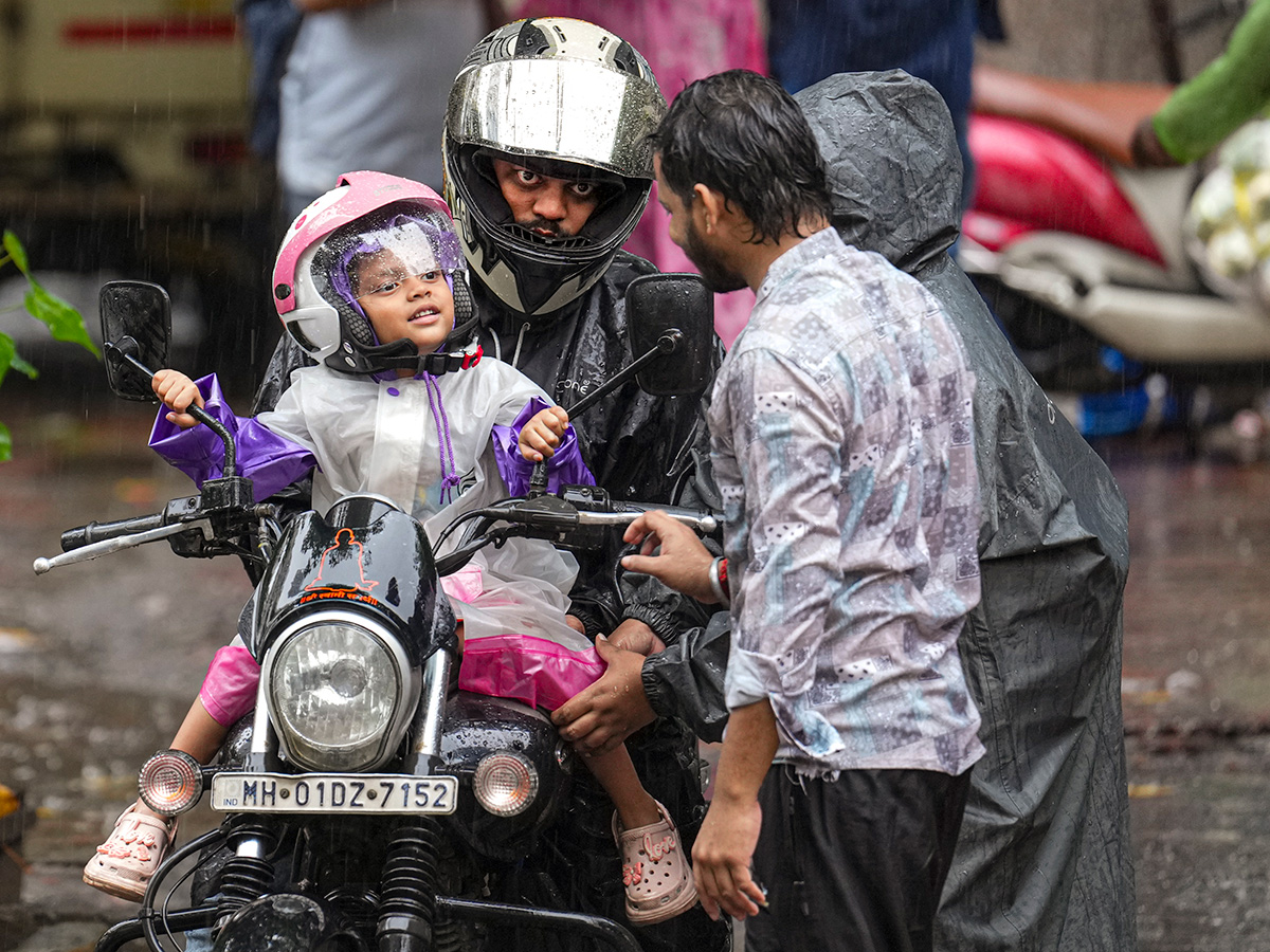 heavy_20rain_20in_20mumbai_20hd_20photos__20_2817_29.jpg 17