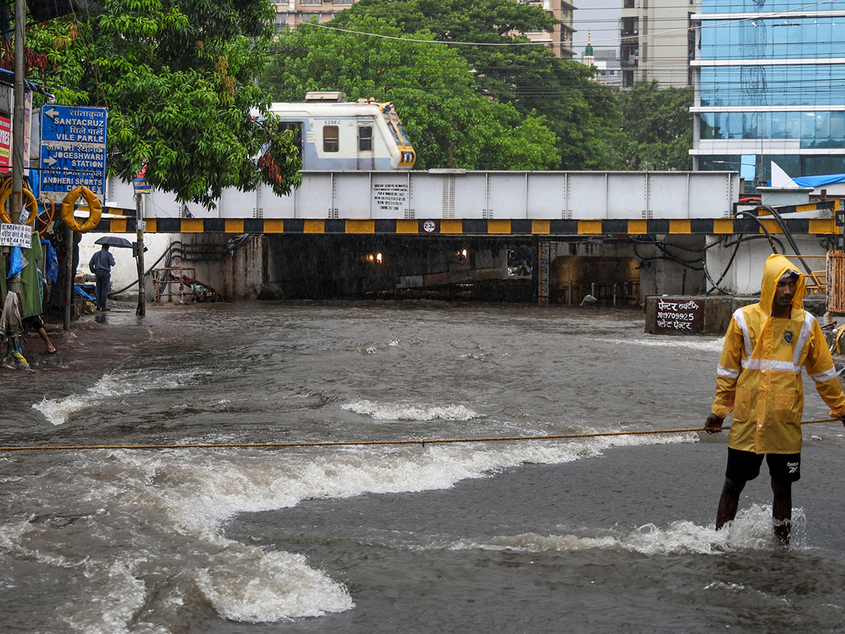 heavy_20rain_20in_20mumbai_20hd_20photos__20_2820_29.jpg 20