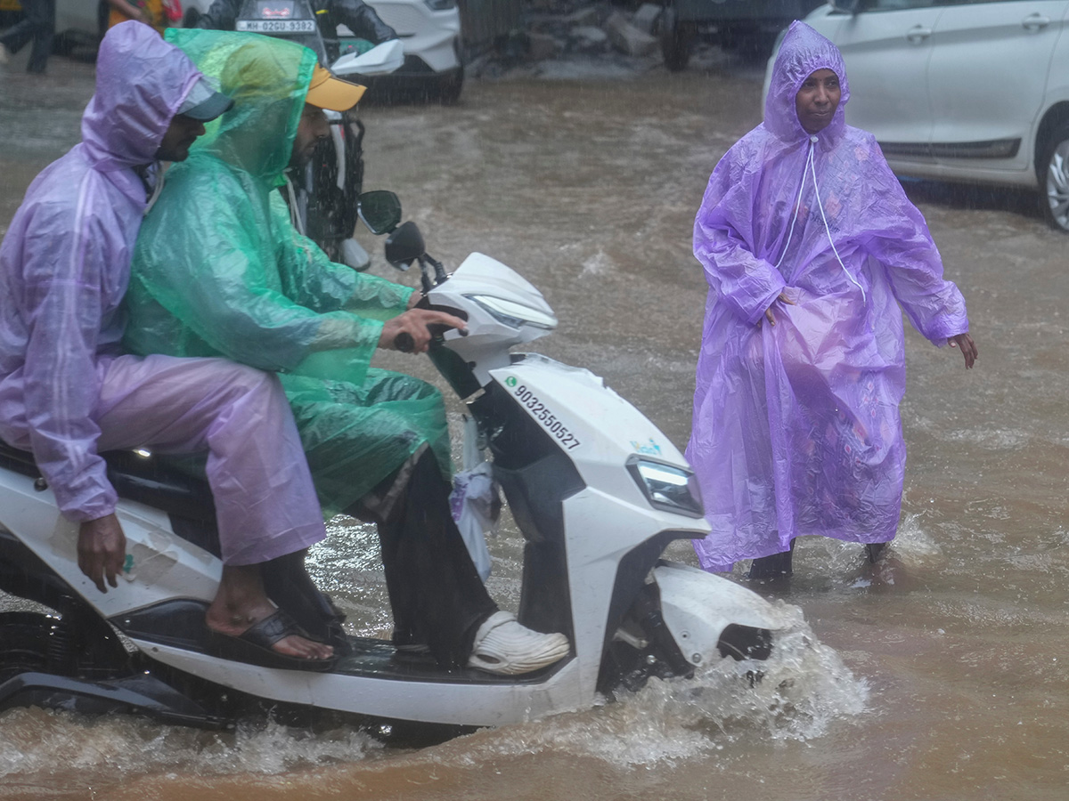 heavy_20rain_20in_20mumbai_20hd_20photos__20_2824_29.jpg 24