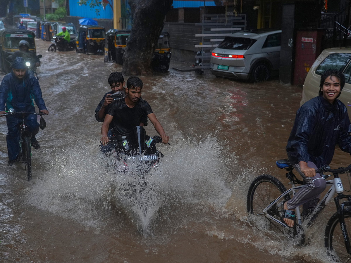 heavy_20rain_20in_20mumbai_20hd_20photos__20_2827_29.jpg 27