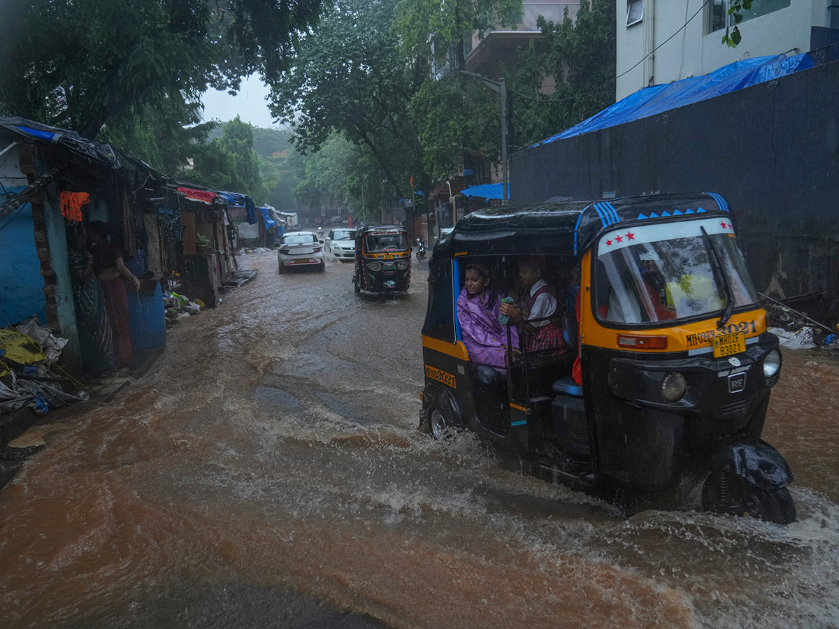 heavy_20rain_20in_20mumbai_20hd_20photos__20_282_29.jpg 2