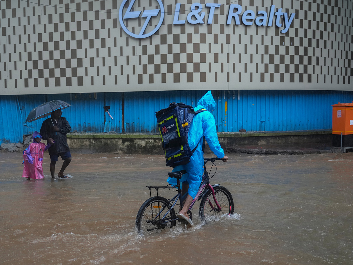 heavy_20rain_20in_20mumbai_20hd_20photos__20_284_29.jpg 4