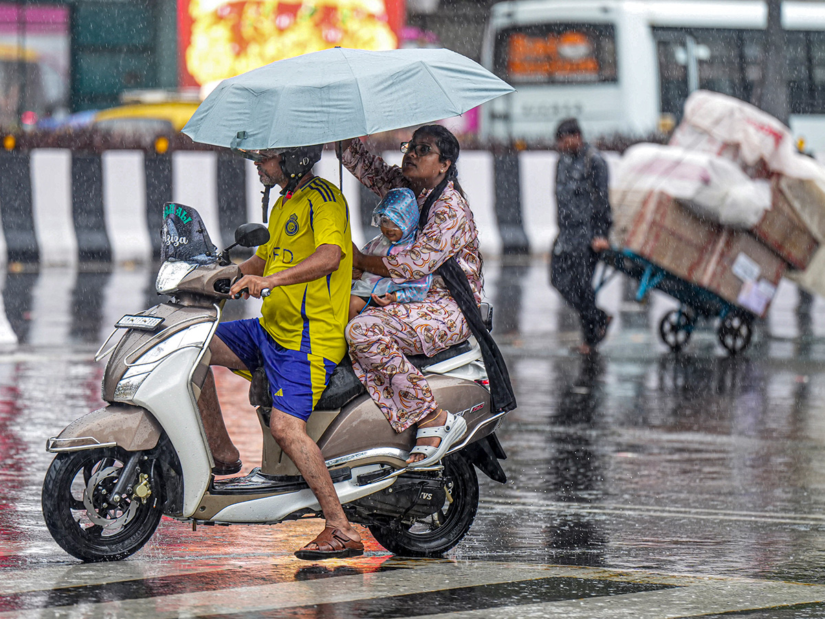 heavy_20rain_20in_20mumbai_20hd_20photos__20_285_29.jpg 5