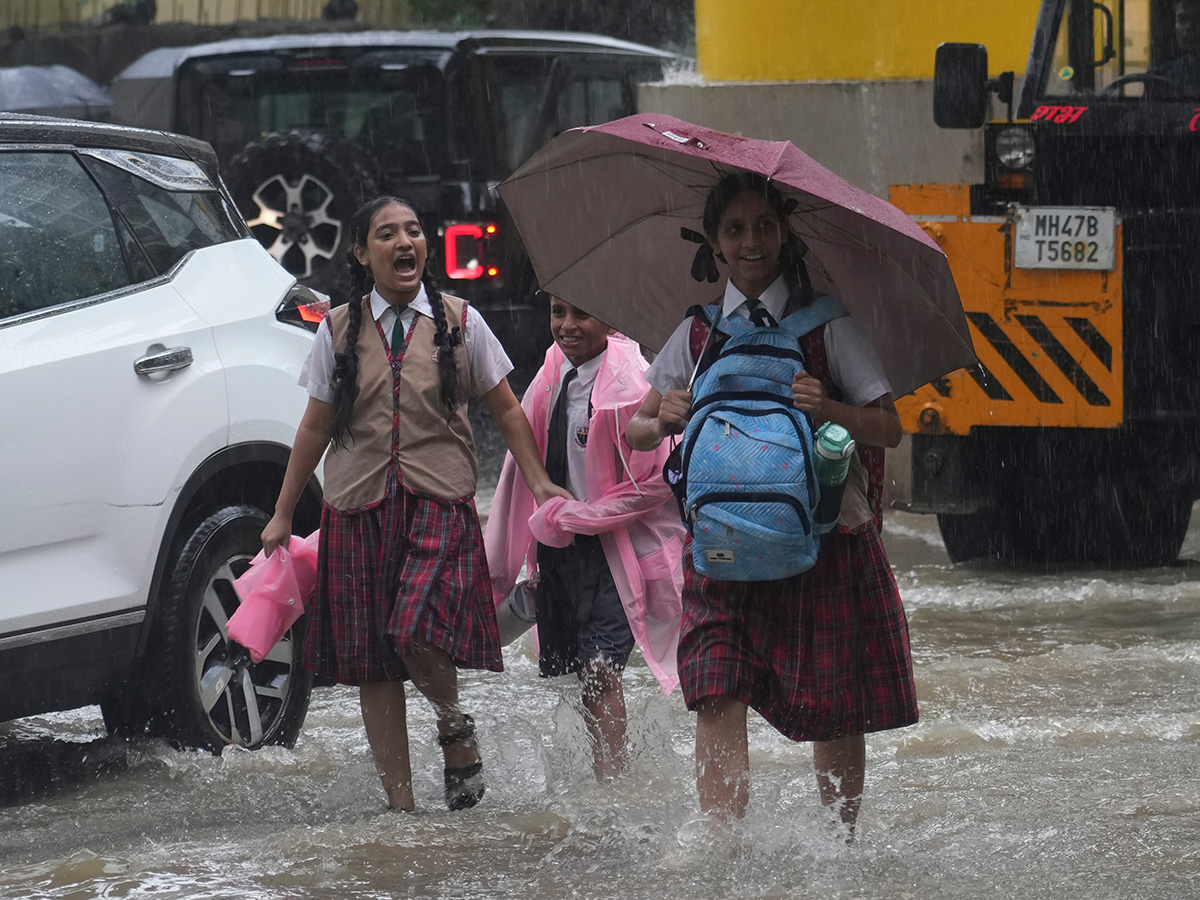 heavy_20rain_20in_20mumbai_20hd_20photos__20_287_29.jpg 7