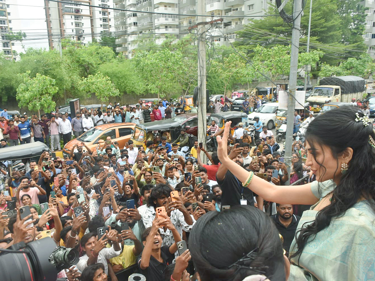Actress_20Shruti_20Haasan_20At_20Nallagandla__20_2819_29.jpg 19