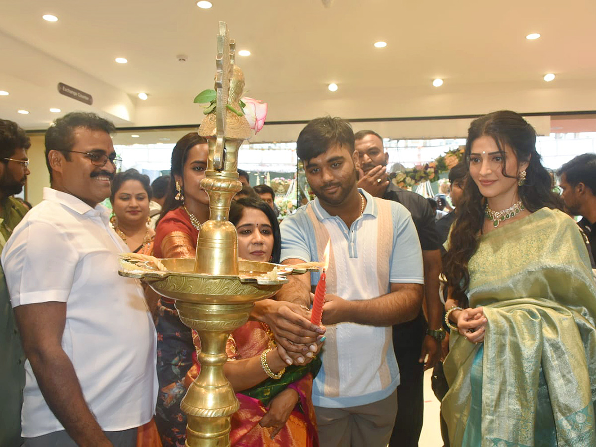 Actress_20Shruti_20Haasan_20At_20Nallagandla__20_2829_29.jpg 29