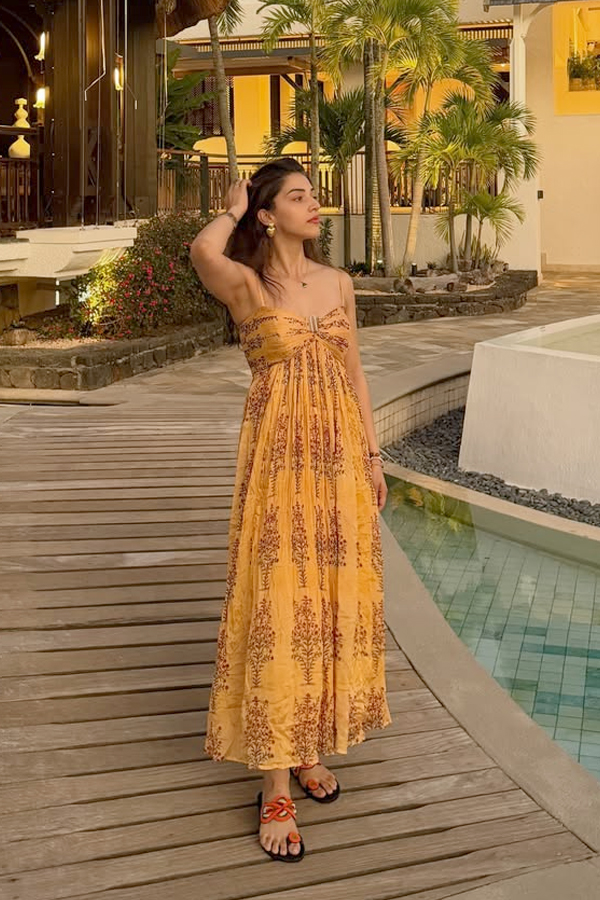 _20Actress_20Mehreen_20enjoying_20a_20vacation_20with_20Her_20Husband_20Photos_20_284_29.jpg 5