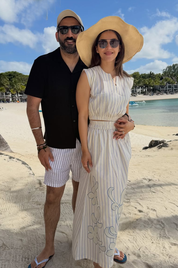 _20Actress_20Mehreen_20enjoying_20a_20vacation_20with_20Her_20Husband_20Photos_20_287_29.jpg 8
