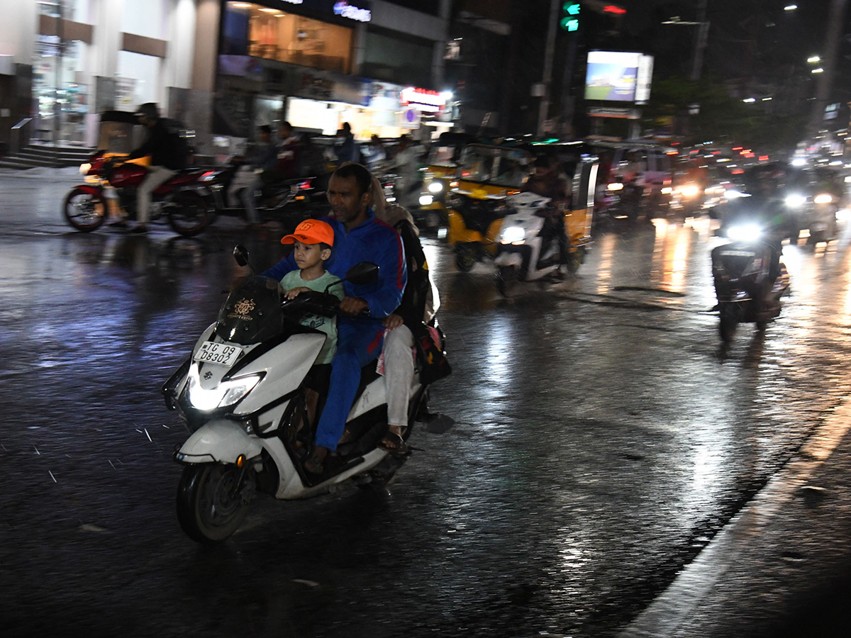 heavy_20rain_20in_20hyderabad_20today__20_2810_29.jpg 10