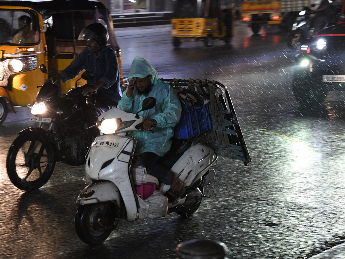 heavy_20rain_20in_20hyderabad_20today__20_2811_29.jpg 11