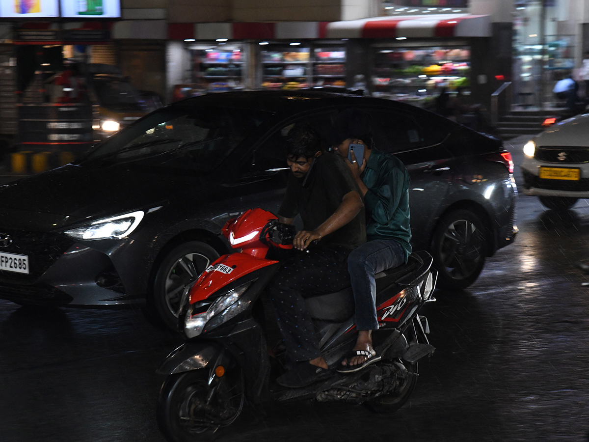 heavy_20rain_20in_20hyderabad_20today__20_2812_29.jpg 12