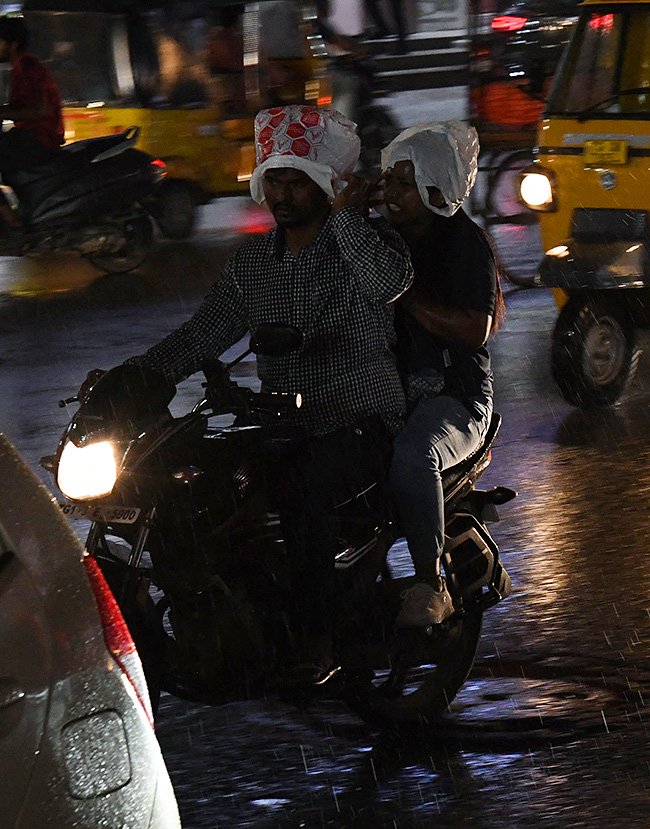 heavy_20rain_20in_20hyderabad_20today__20_2815_29.jpg 15