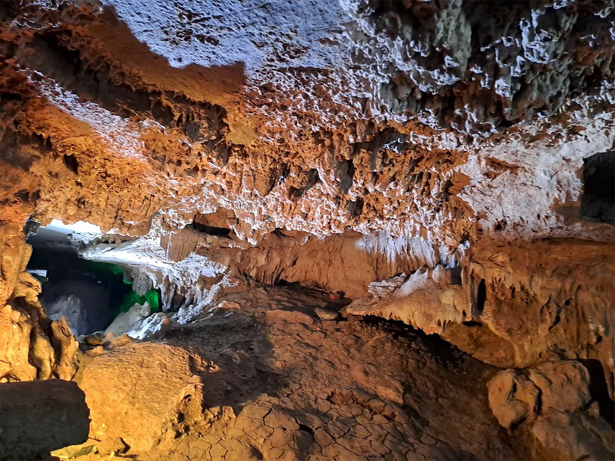 Belum_20Caves_20Nandyala_20district_20of_20Andhra_20Pradesh_20HD_20Photos__20_2812_29.jpg 12