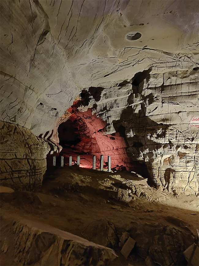 Belum_20Caves_20Nandyala_20district_20of_20Andhra_20Pradesh_20HD_20Photos__20_2825_29.jpg 25