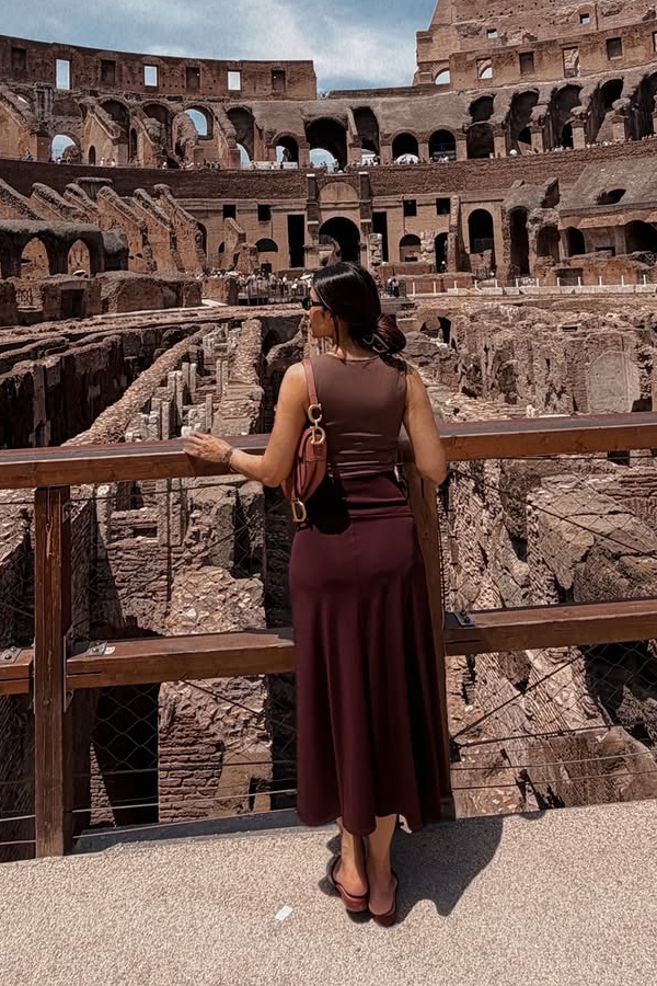 Dhanashree_20Verma_20shares_20lovely_20pictures_20from_20Her_20Rome_20vacation_20Photos_20_281_29.jpg 2