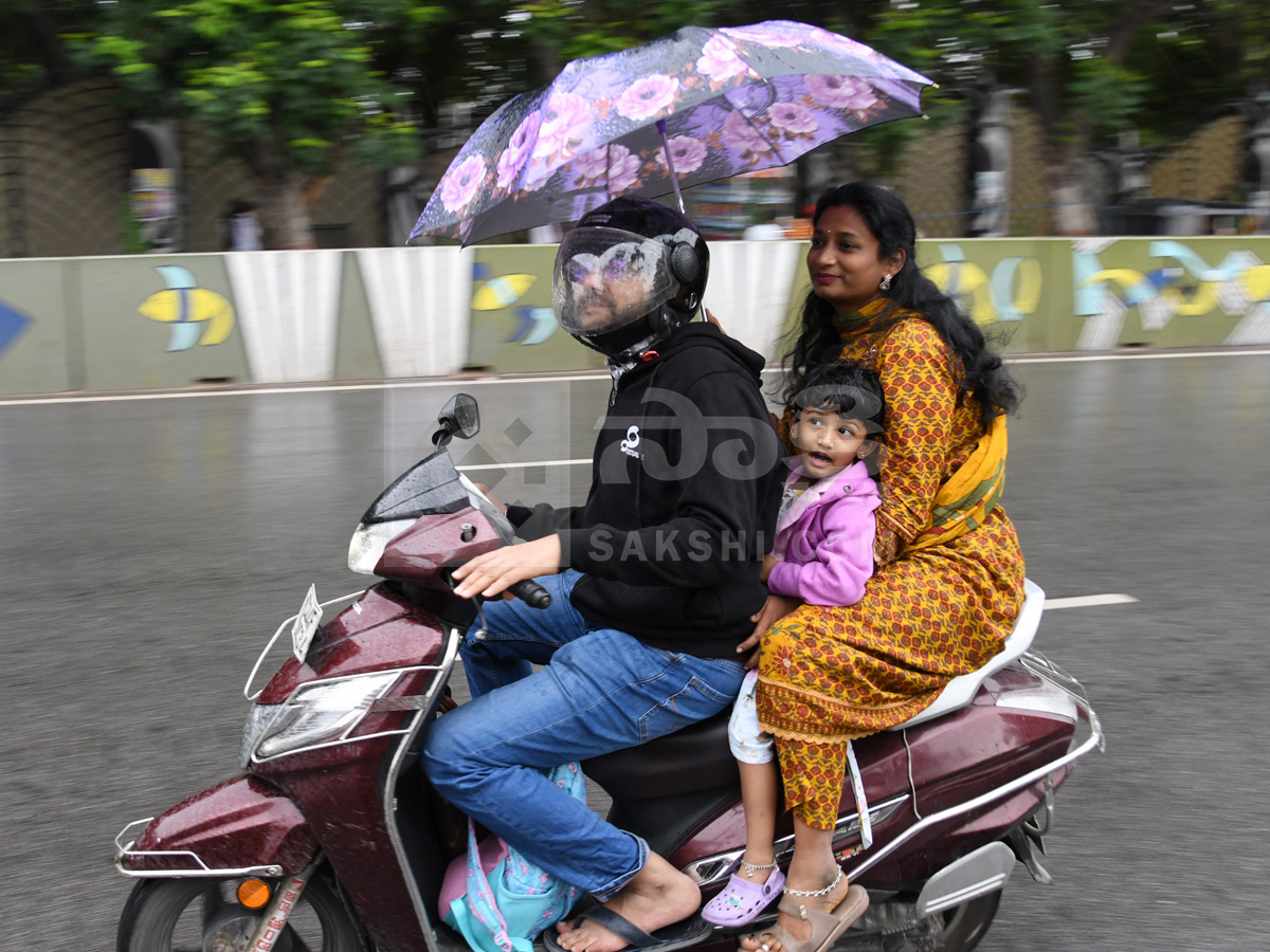 Heavy_20Rain_20In_20hyderabad_20Photos_20_2814_29.jpg 14