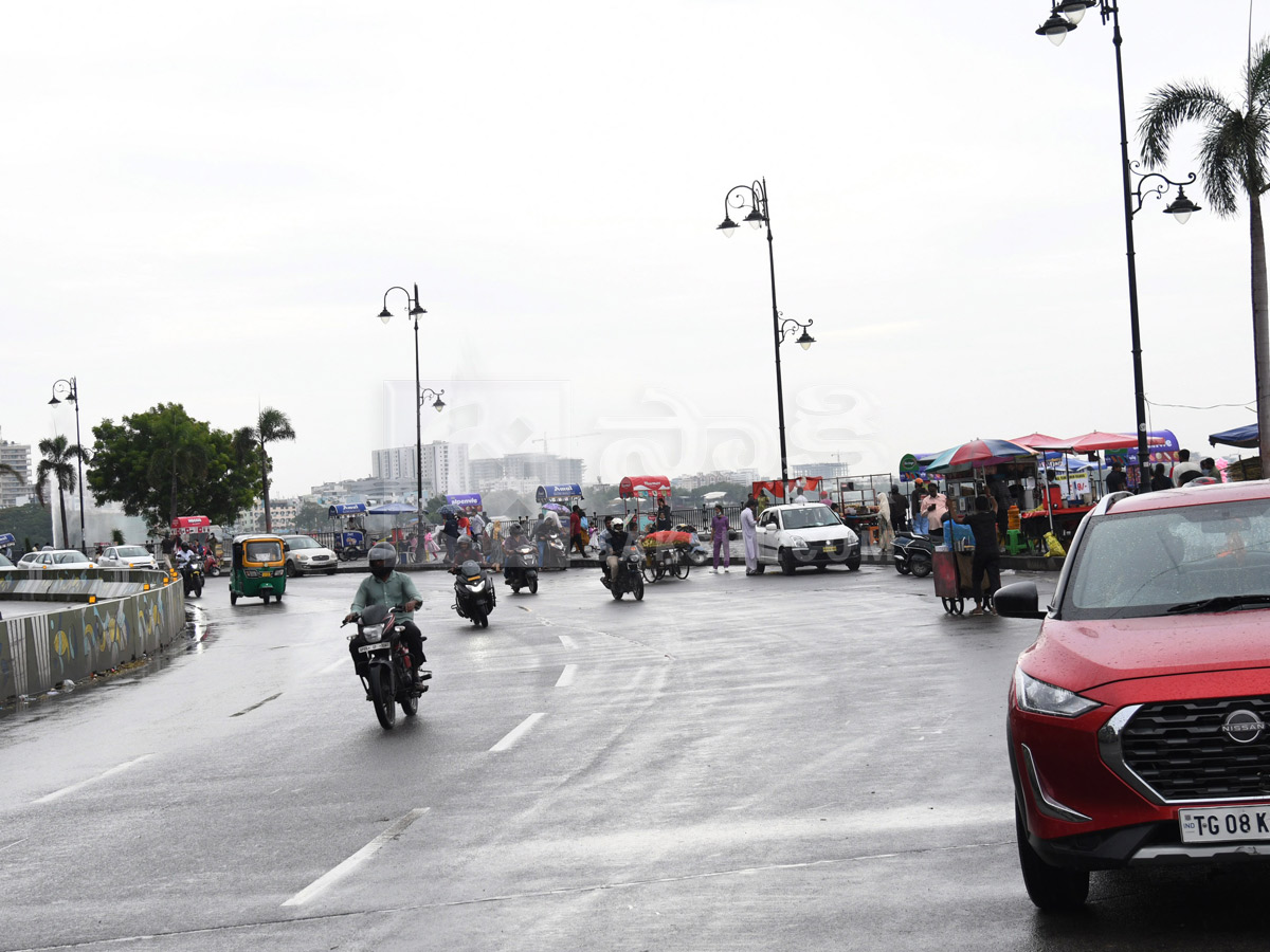 Heavy_20Rain_20In_20hyderabad_20Photos_20_2816_29.jpg 16