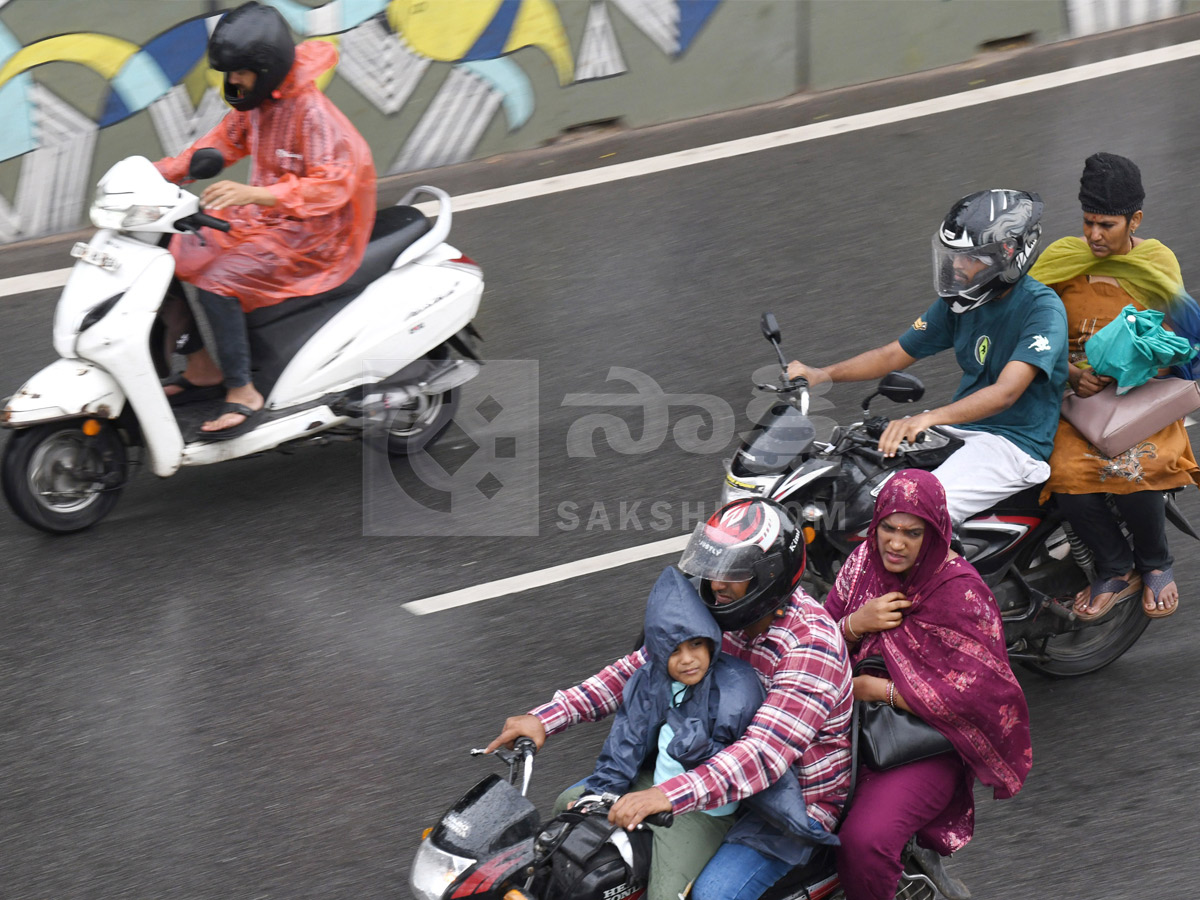 Heavy_20Rain_20In_20hyderabad_20Photos_20_289_29.jpg 9