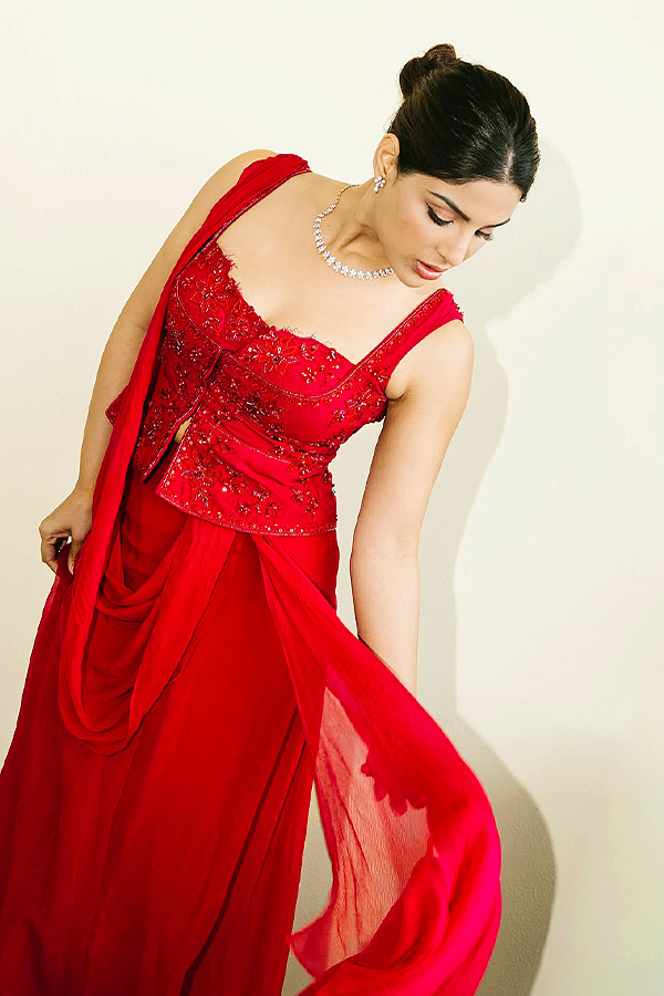 Samyuktha_20_284_29.jpg 4