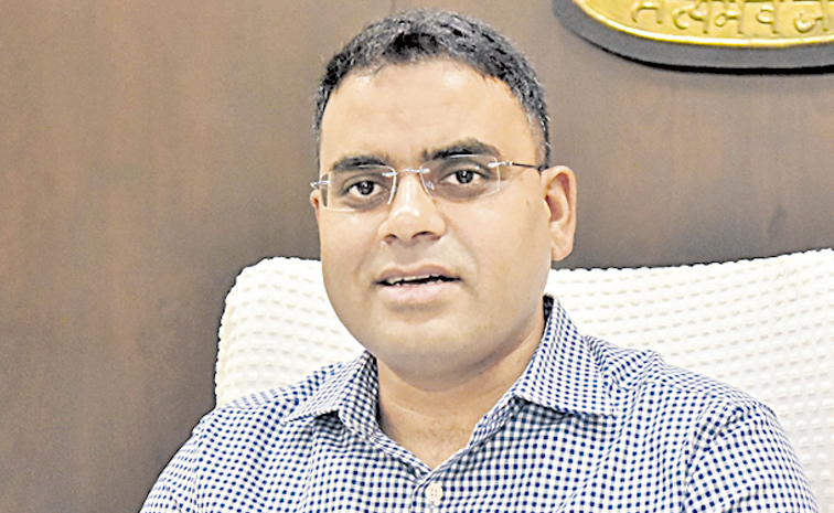 VIVEK-YADAV.jpg