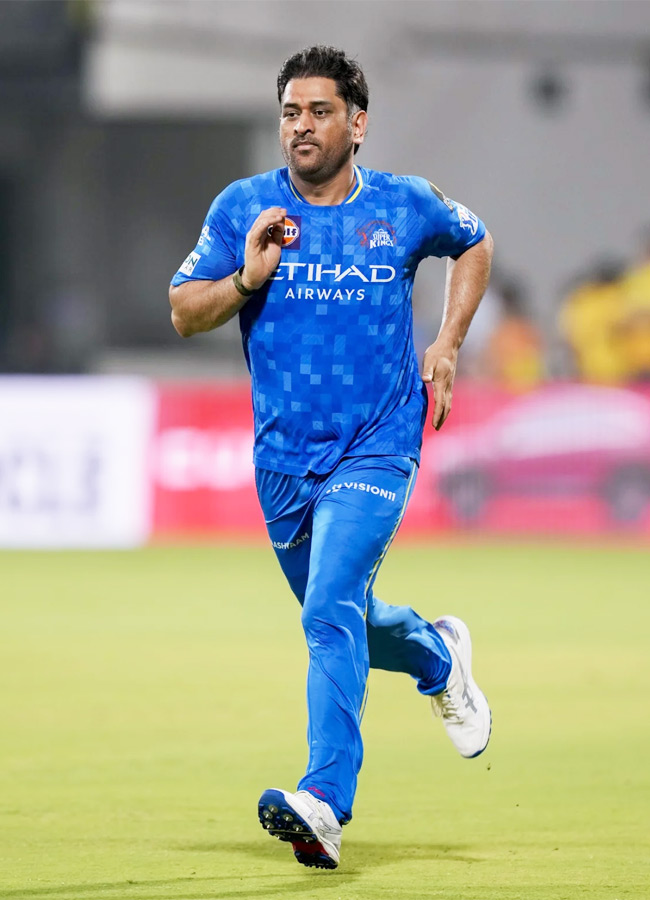MS_20DHONI_20_2812_29.jpg 11
