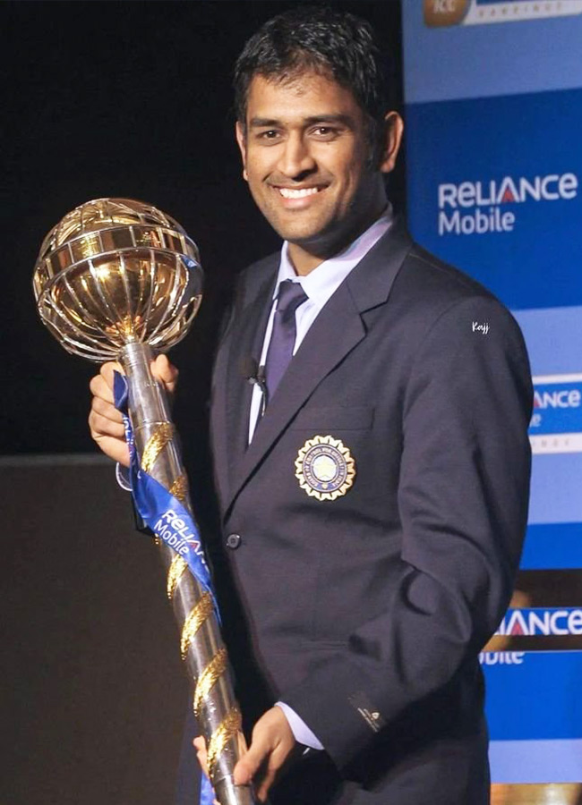 MS_20DHONI_20_284_29.jpg 4