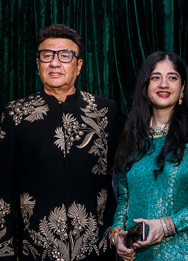 Boney_20Kapoor_20Daughter_20Anshula_20Kapoor_20Wedding_20Reception_20Viral_20Photos__20_2813_29.jpg 13