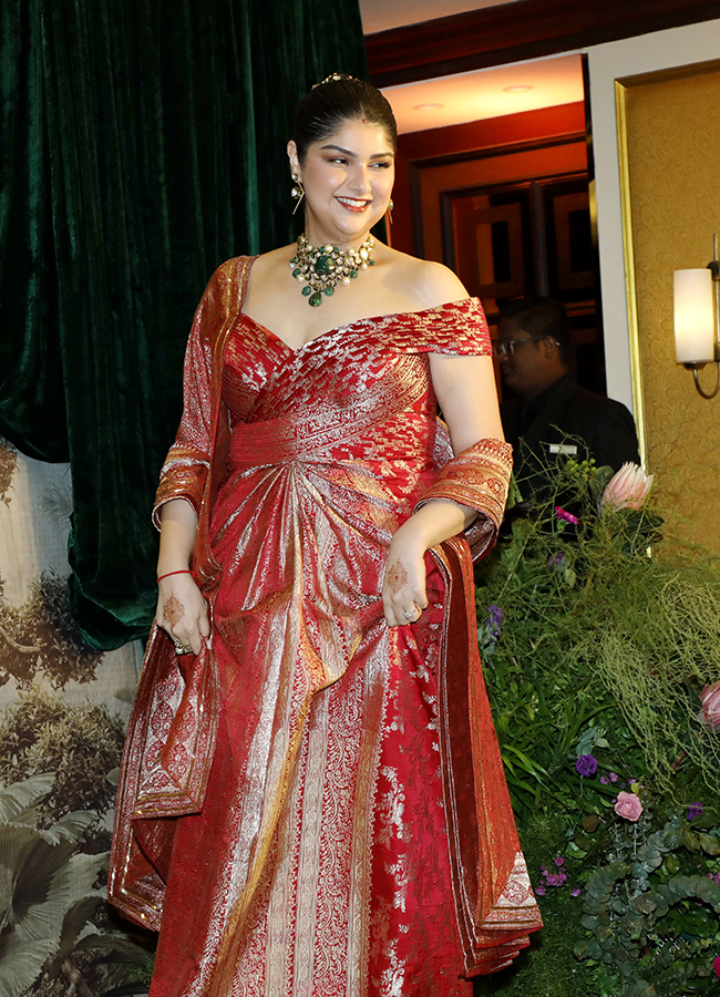 Boney_20Kapoor_20Daughter_20Anshula_20Kapoor_20Wedding_20Reception_20Viral_20Photos__20_2822_29.jpg 22