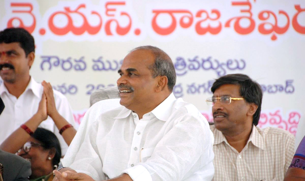 Remembering_20YS_20Rajasekhara_20Reddy_20on_20His_20Birth_20Anniversary_20Photos_20_2817_29.jpg 10