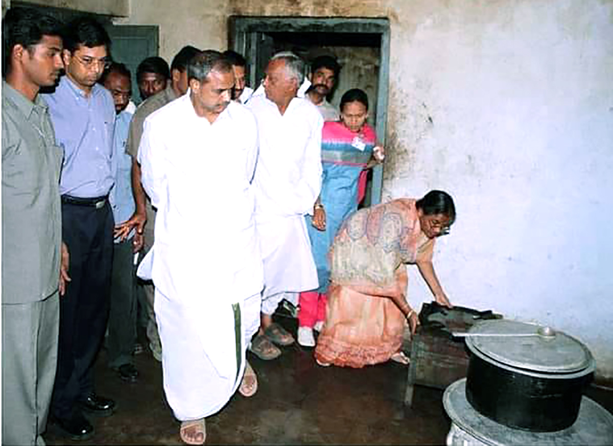 Remembering_20YS_20Rajasekhara_20Reddy_20on_20His_20Birth_20Anniversary_20Photos_20_2821_29.jpg 13