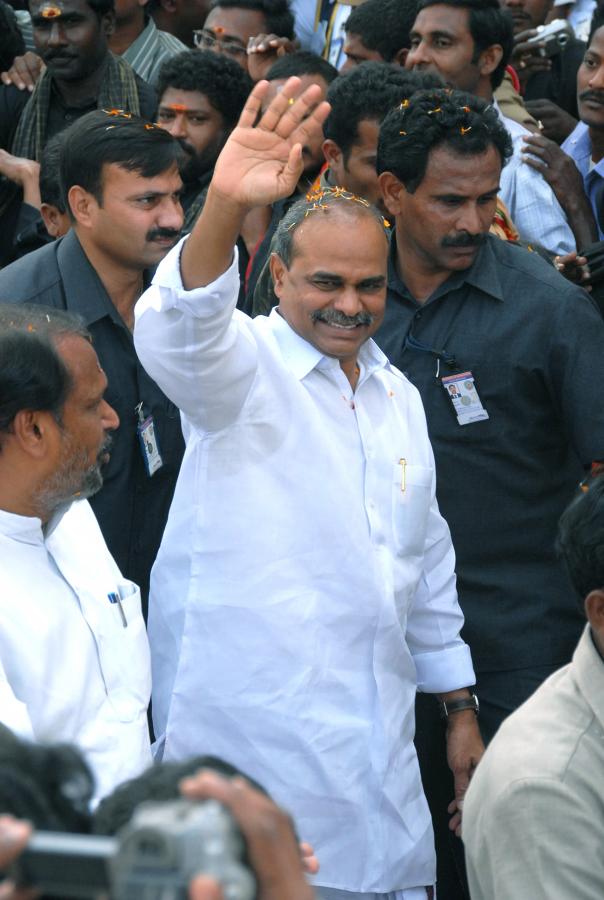 Remembering_20YS_20Rajasekhara_20Reddy_20on_20His_20Birth_20Anniversary_20Photos_20_2828_29.jpg 32